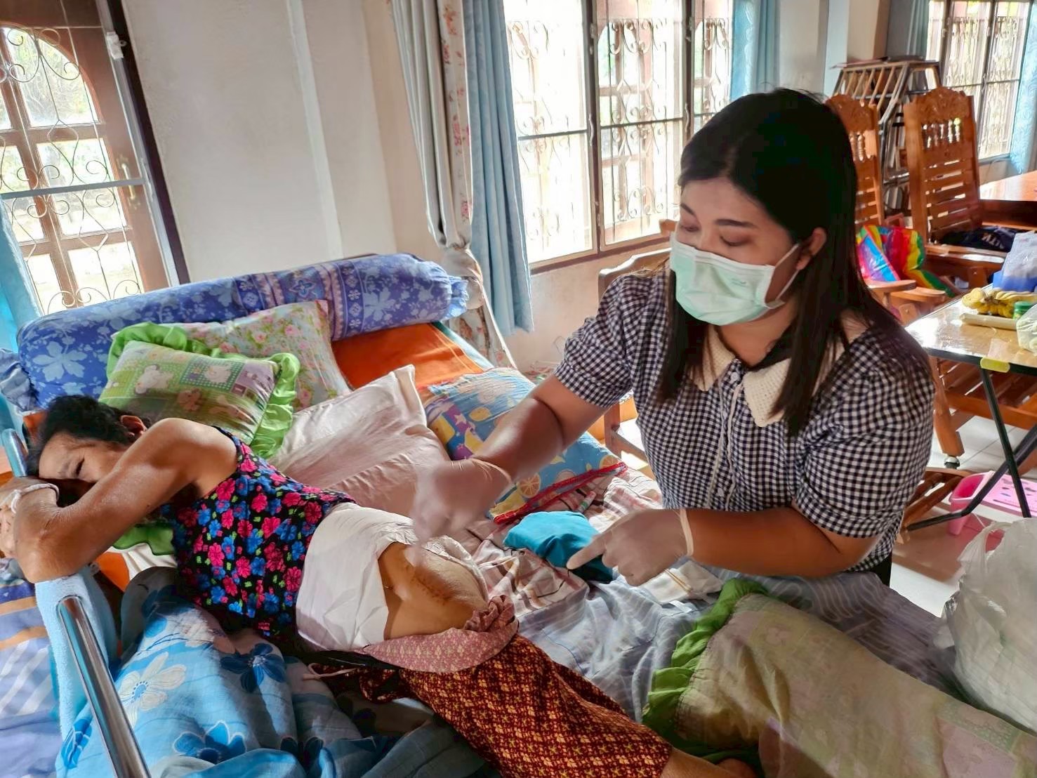 ภาพประกอบ: กิจกรรม "ดูแลผู้ป่วยที่มีภาวะพึ่งพิง ตำบลบ้านโป่ง" ของอาสาสมัครบริบาลท้องถิ่น อบต.บ้านโป่ง อ.งาว จ.ลำปาง เดือนมีนาคม 2569 ประจำปีงบประมาณ พ.ศ.2569